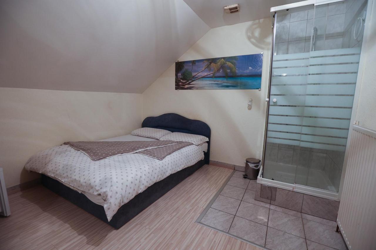 Hostel - Rooms Kaj & Kaja Orehova vas Zewnętrze zdjęcie
